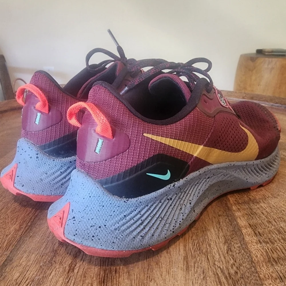 Nike Pegasus Trail 3 Hiking Running Shoes Beetroot DA8697-600 Mens Size 8